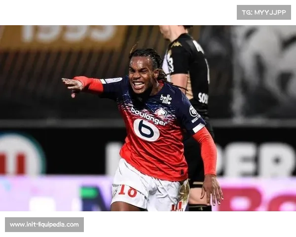 里尔1-0马赛，主场球迷高唱胜利歌曲庆祝