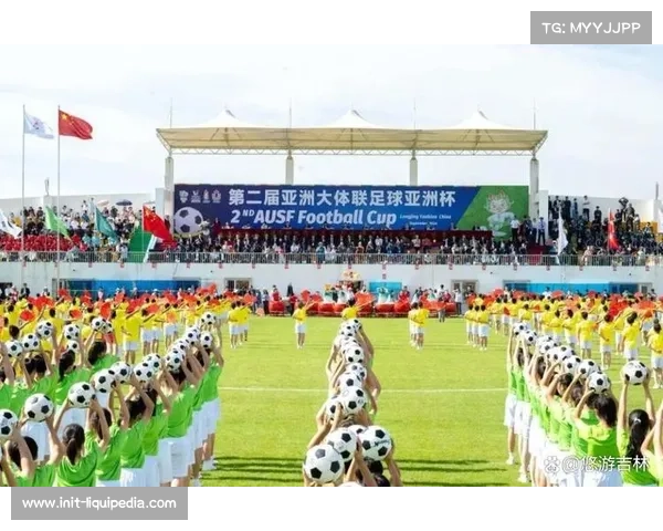 足球文化遗产保护：百年球场改造与历史传承